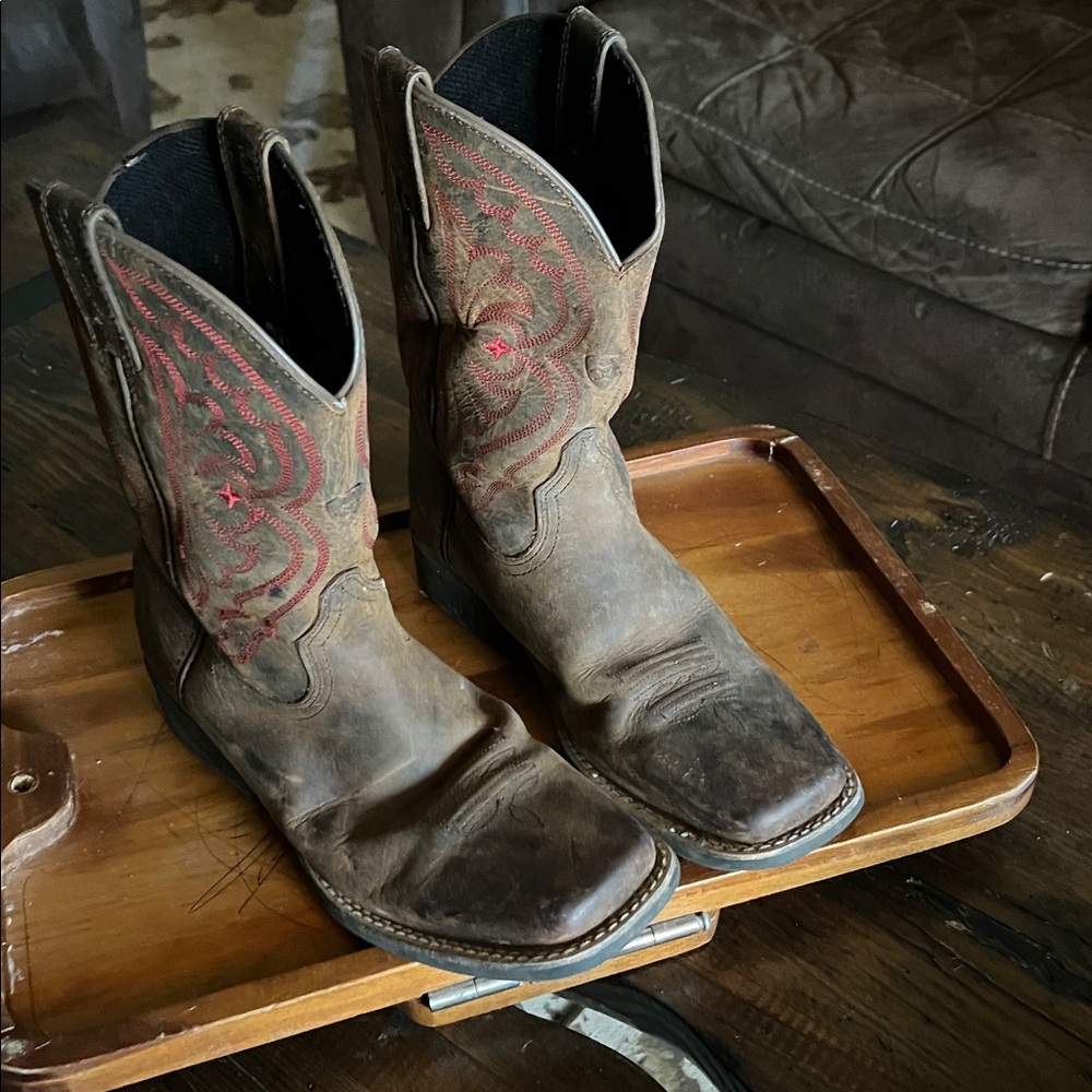 Ariat Boy’s Size 2 Boots